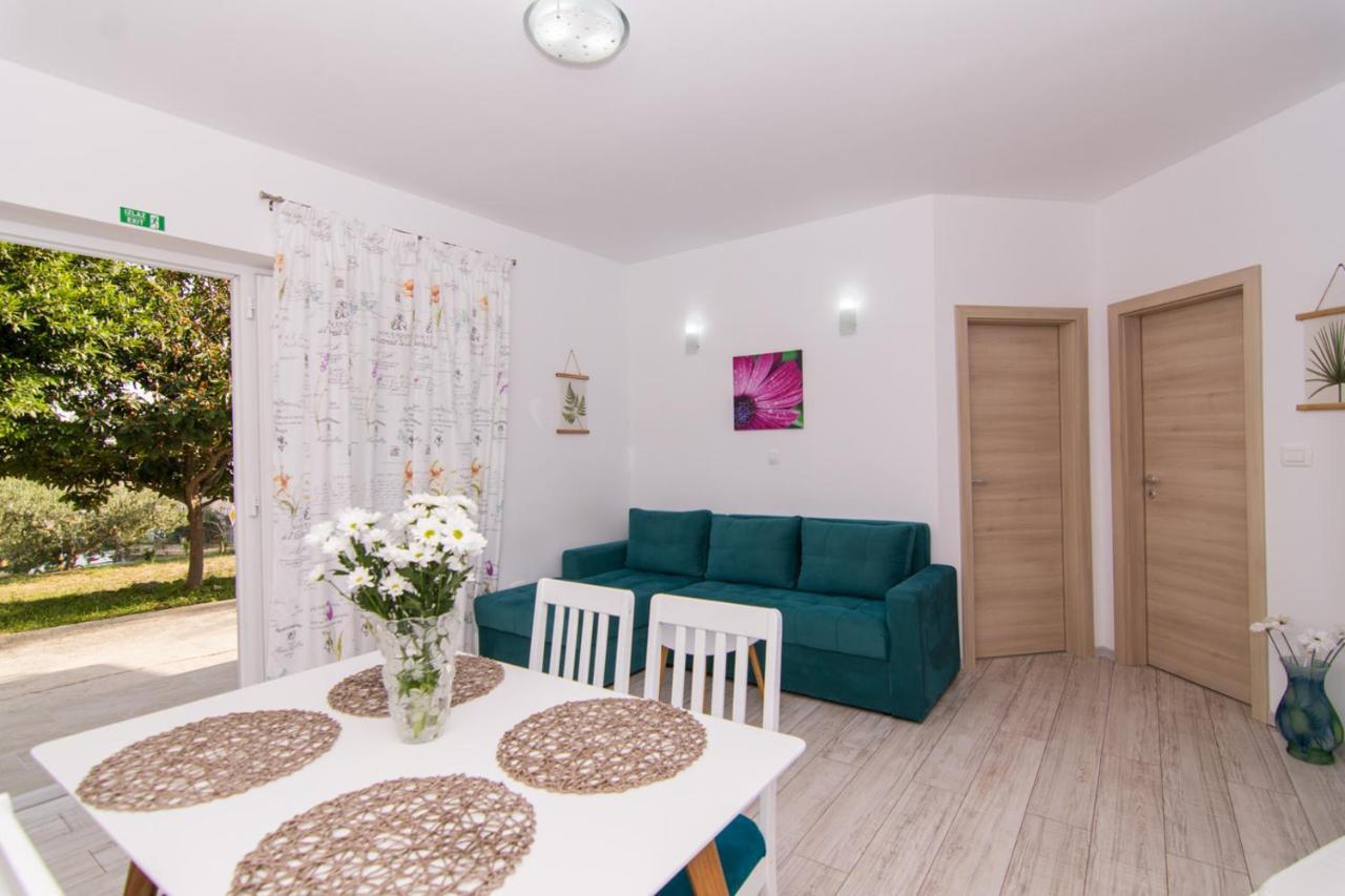 شقة Apartman Sun سولين المظهر الخارجي الصورة